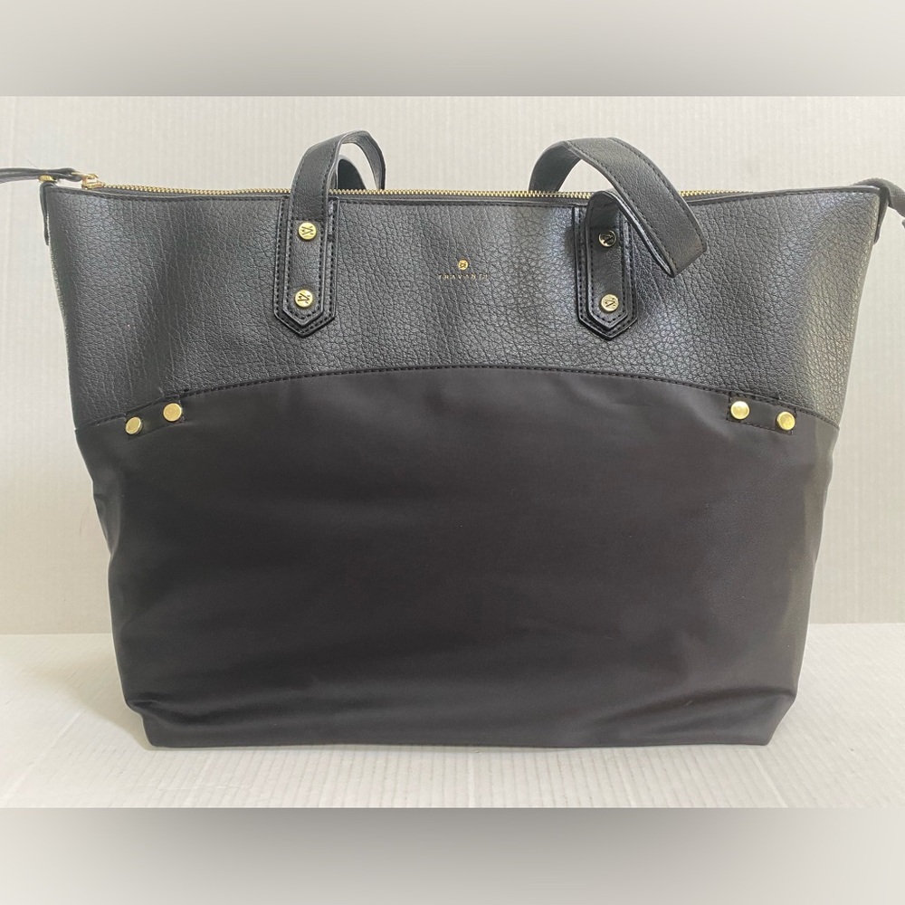 Like new TRAVANTI black tote bag